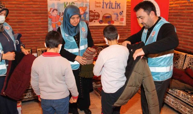 Türkiye Diyanet Vakfı, Amasya'da 300 çocuğu 'kış bayramı' ile sevindirdi