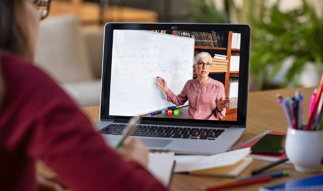 Türkiye günün 3’te 1’i internet kullanarak geçiyor!