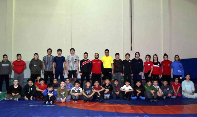 Türkiye şampiyonu Ahıskalı Elvira'nın hedefi ay- yıldızlı mayoyla dünya şampiyonluğu