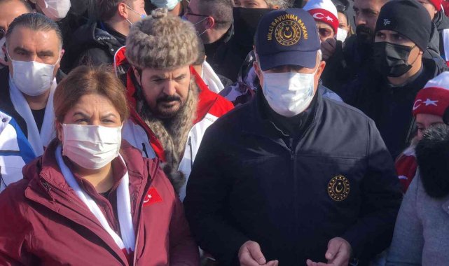 Türkiye Sarıkamış'ta şehitlerine yürüyor