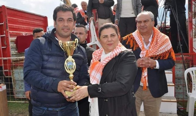 Türkiye&#039;deki 5 bin deveyi ezbere biliyor