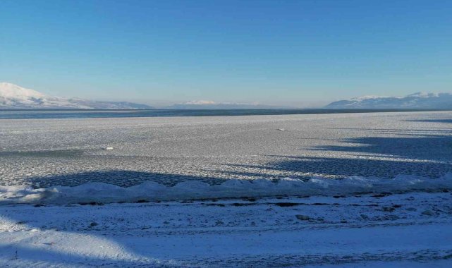 Türkiye&#039;nin 4. büyük gölü Eğirdir buz tuttu