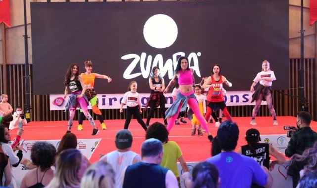 Türkiye'nin dört bir yanından gelen dans tutkunları Denizli'de buluştu