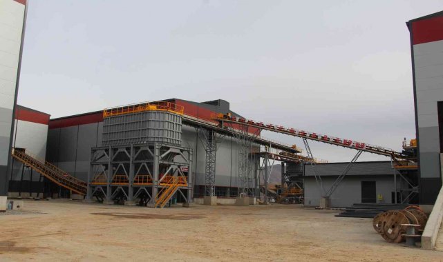 Türkiye'nin tek izabe tesisi 3 bin kişiye istihdamla, ülkeye 300 milyon dolar bıraktı