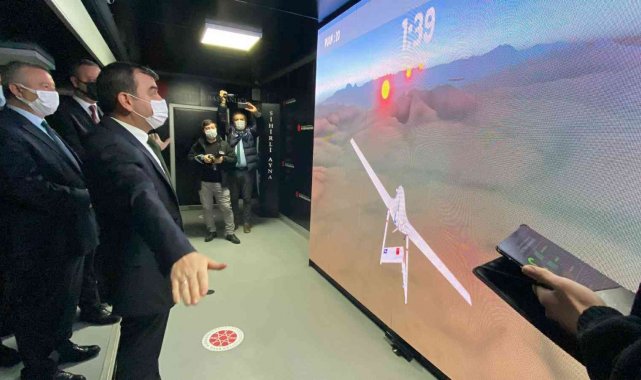 Türkiye'nin yerli ve milli teknolojilerini yakından incelediler