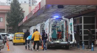 Türkiye'ye kaçak geçiş yapmak isteyen 2 kişi mayına bastı