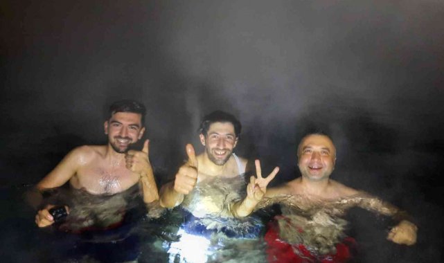 Türkmen Dağı'nın dondurucu soğuğunda kaplıca keyfi