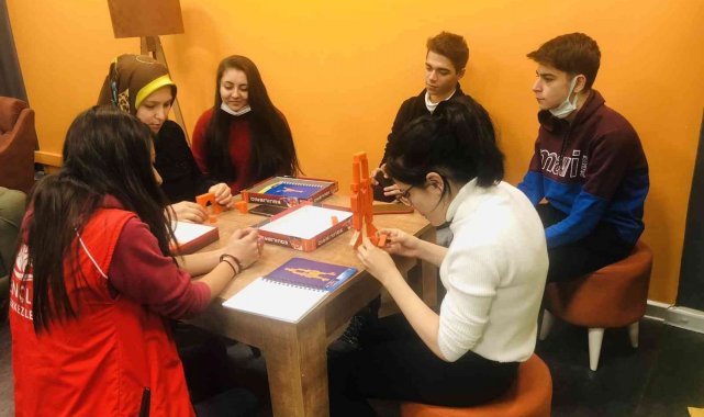 Turnuva öncesi zeka oyunu eğitimi verilemeye başlandı