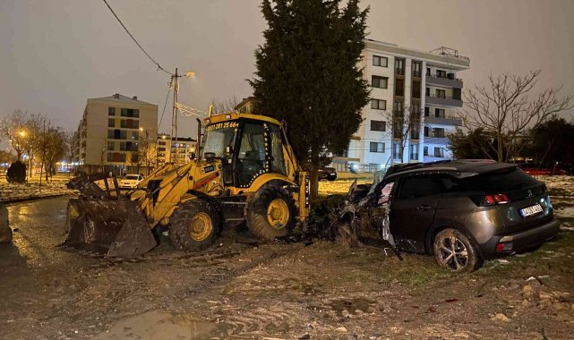 Tuzla'da kaza yapan sürücü şoka girdi: "Keşke ben ölseydim"