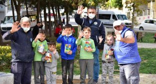 Tuzlalı çocuklardan yürekleri ısıtan görüntü
