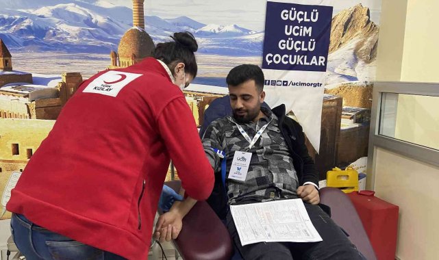 UCİM Ağrı gönüllüleri Kızılay'a destek için bir araya geldi