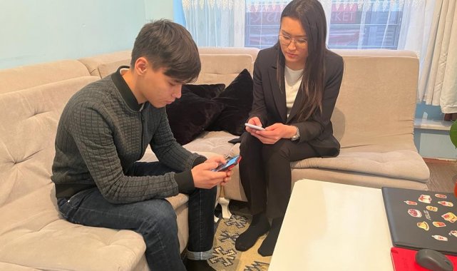 Ülkelerindeki olayları endişeyle takip ediyorlar