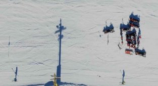 Uludağ'da ayağını kıran kayakçının imdadına JAK yetişti