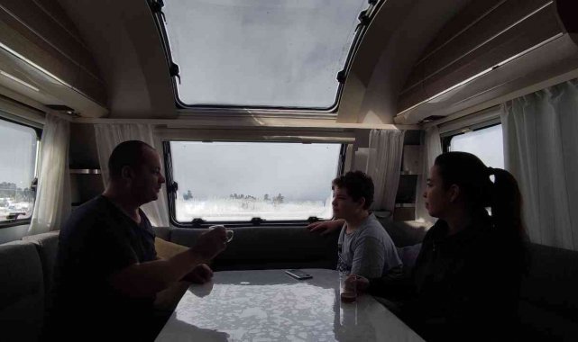 Uludağ&#039;da otellerin 1 gece fiyatına onlar aylarca konaklıyor