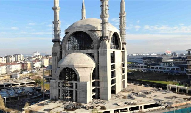 Ümraniye&#039;de sırra dönen cami inşaatı: 5 yıldır bitmesi bekleniyor