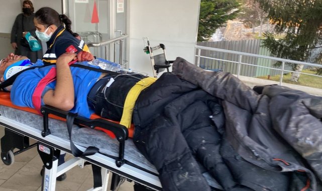 Üniversite öğrencilerini taşıyan midibüs devrildi: 1 ölü, 21 yaralı