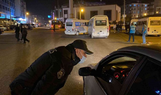Üniversite öğrencilerinin yoğun olduğu bölgede polis denetimi