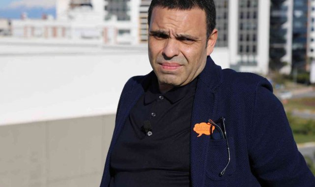 Ünlü şovmen Karacan, Defne Joy Foster'ın FETÖ kurbanı olduğunu iddia etti