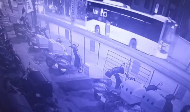 Üsküdar'da İETT otobüsü şoförü direksiyon başında fenalaştı