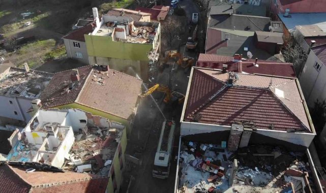 Üsküdar'da "Büyük Dönüşüm" kapsamında 32 bina yıkıldı