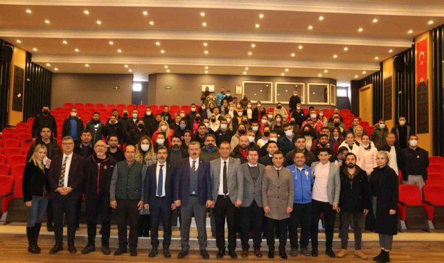 Uslu'dan başarılı antrenörlere teşekkür plaketi