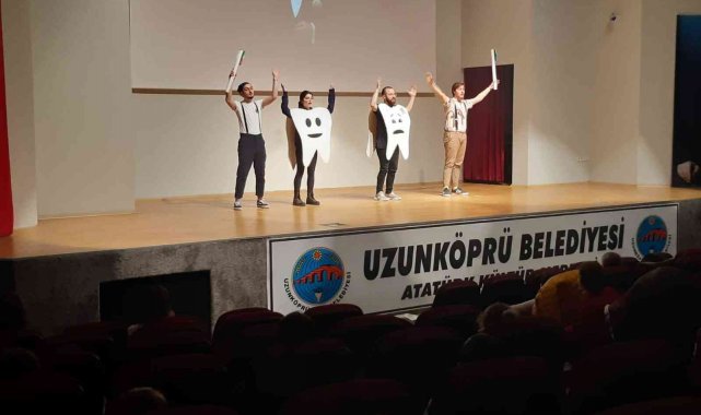 Uzunköprü'de Ağız ve Diş Sağlığı Topluluğu'ndan öğrencilere piyesli diş sağlığı eğitimi
