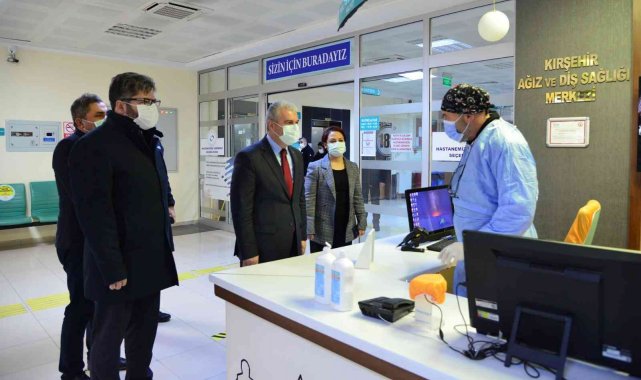 Vali Akın, &quot;Tedavi alan her hastanın memnuniyeti önemli&quot;