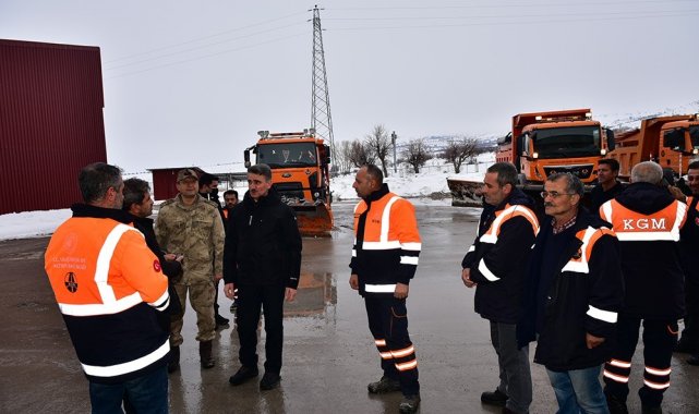 Vali Baruş, karlı yolları açma çalışmalarını denetledi