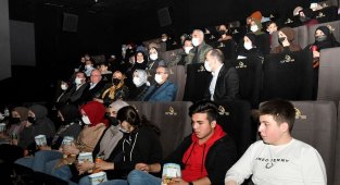 Vali Su, 'Kesişme, İyi ki Varsın Eren' filmini İzledi