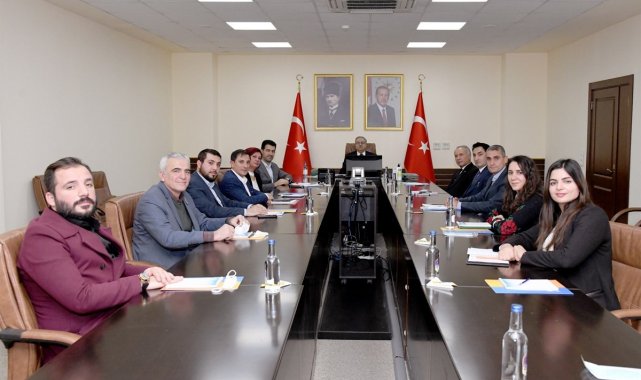 Vali Su, Mersin Yeşilay'ın yeni yönetimi ile bir araya geldi