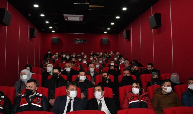 Vali Taşbilek 'Kesişme; İyi Ki Varsın Eren' filmini şehit aileleri ve gazilerle birlikte izledi