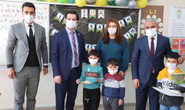 Vali Yardımcısı Kasımoğlu, karne sevincine ortak oldu