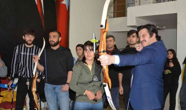 Vali Yardımcısı Kasımoğlu kursiyerleri ziyaret etti