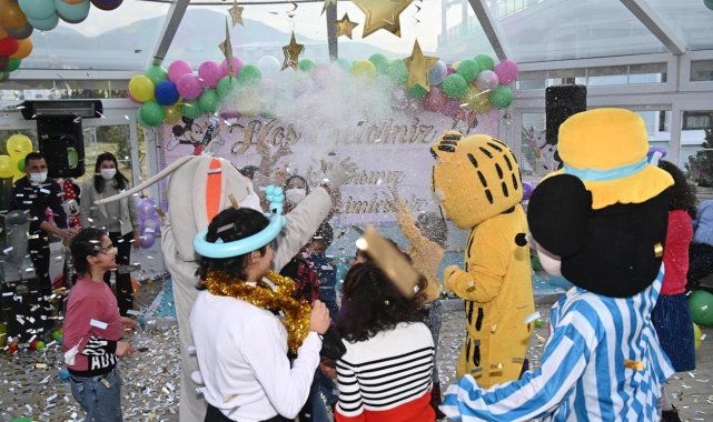 Vali Yılmaz ve ailesinden örnek davranış