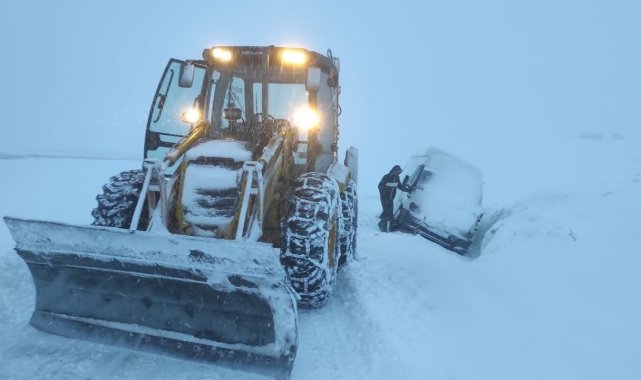 Van Büyükşehir Belediyesinden karla mücadele çalışması