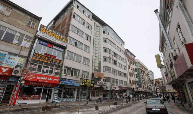 Van Büyükşehir Belediyesinin hasarlı iki hizmet binası için yıkım kararı