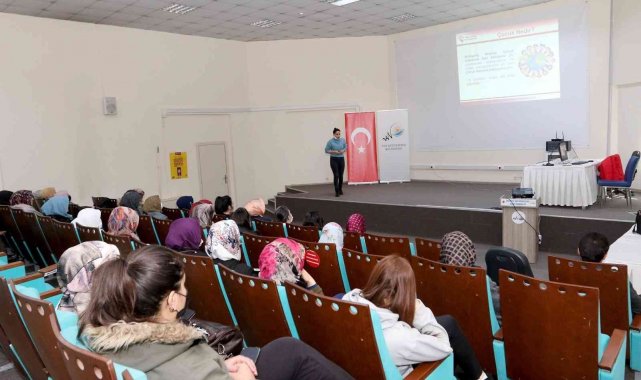 Van Büyükşehir&#039;in aileleri bilinçlendirme seminerleri sürüyor