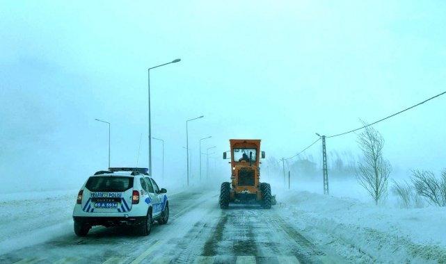 Van'da ulaşım durma noktasına geldi