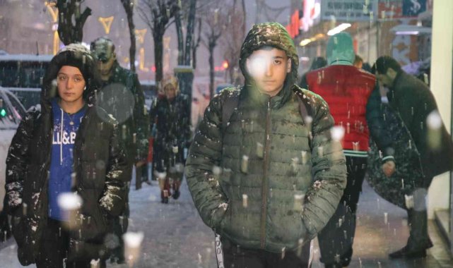 Vanlı çocuklardan 'okullar tatil olsun' çağrısı