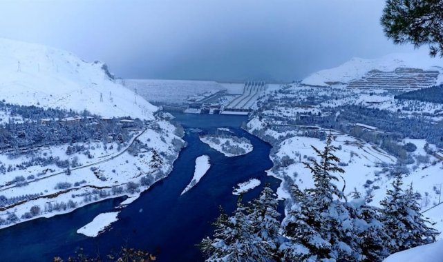 Vatandaşlar kardan adam yaparken hünerlerini sergiledi