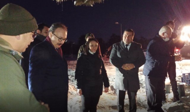 Yaban hayvanlarına protokol üyelerinden yem desteği