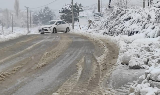 Yalova-Armutlu karayolunda ekiplerin kar mesaisi
