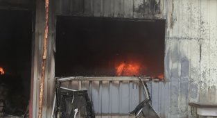 Yalova'da inşaat malzemesi deposunda yangın