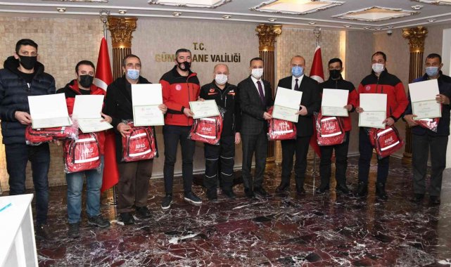 Yangın kahramanlarına teşekkür belgeleri verildi