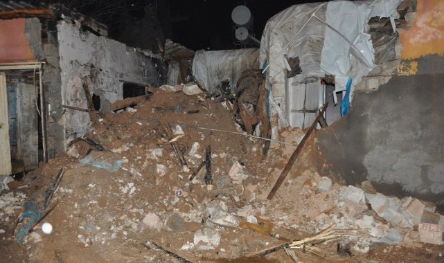 Yangında ev çöktü: 1 ağır yaralı