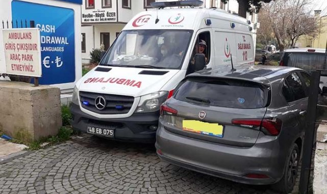 Yanlış park edilen araç ambulansın çıkışını engelledi