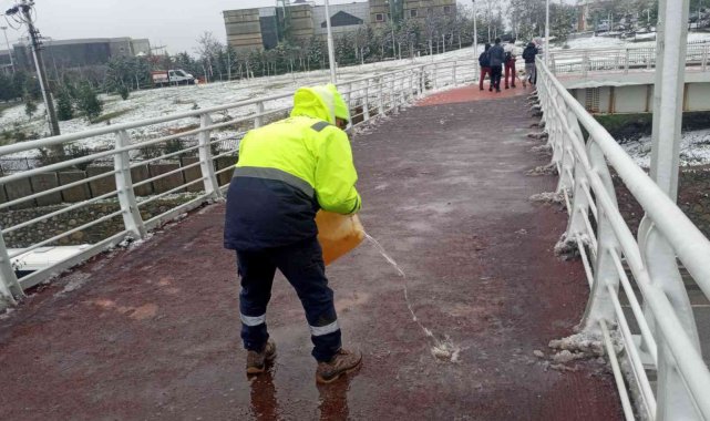 Yaya güvenliği için üstgeçitlerde çalışma