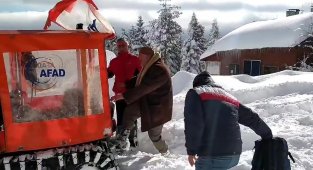 Yaylada mahsur kalanlar kurtarıldı