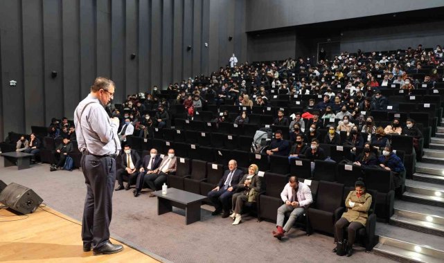 Yazar Hayati İnanç Tekden'li öğrencilerle buluştu