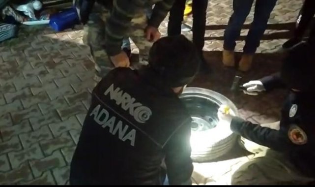 Yedek lastikte 2 kilo 950 gram esrar ele geçirildi